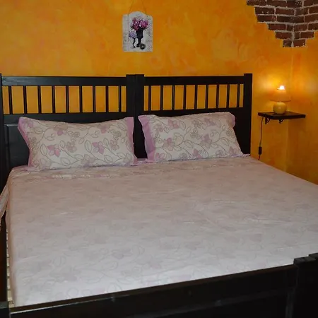 La Casetta Gialla Di Edoardo Διαμέρισμα *