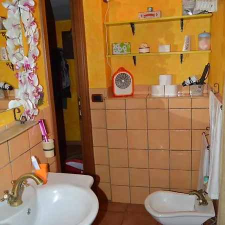 La Casetta Gialla Di Edoardo