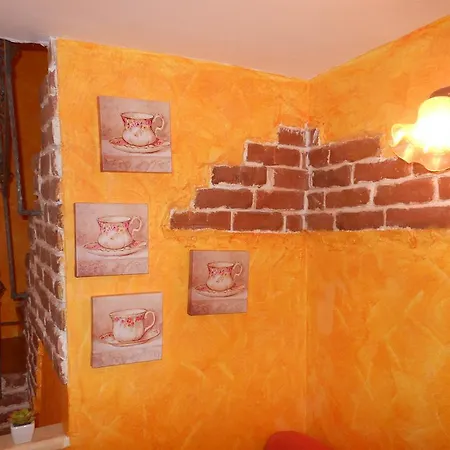 La Casetta Gialla Di Edoardo 아파트 *