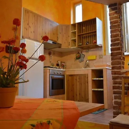 아파트 La Casetta Gialla Di Edoardo